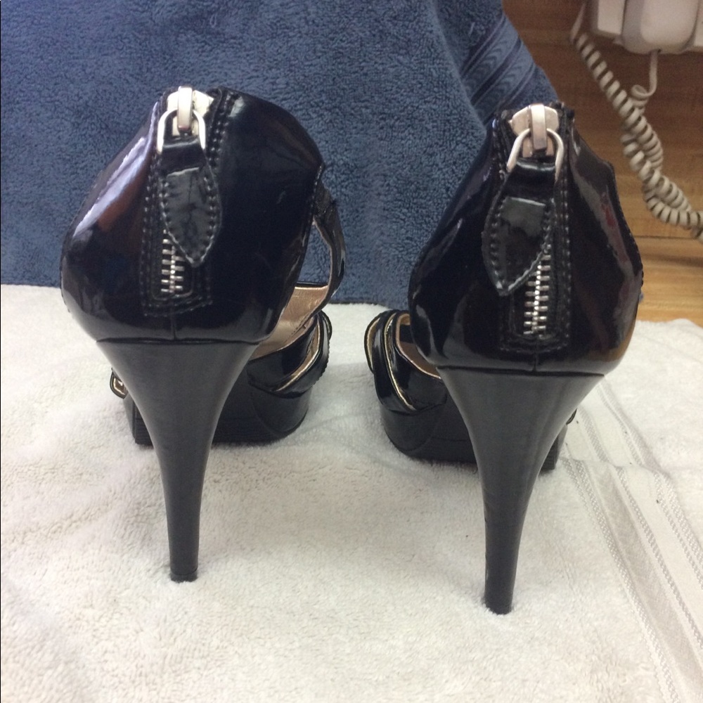 Mossimo Zipper Back Heels